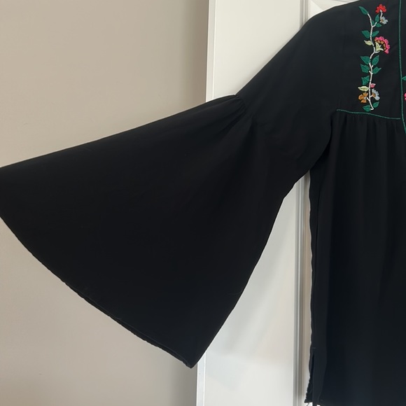 LOFT Embroidered Boho Peasant Blouse w Bell Sleeves. Black Rayon - Picture 3 of 8